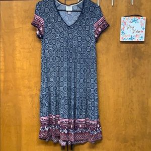 Flowy spring dress with short sleeves